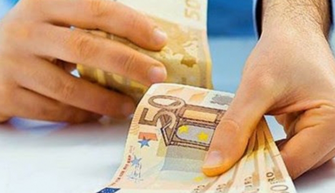 Ξεμένει από ρευστό το Δημόσιο