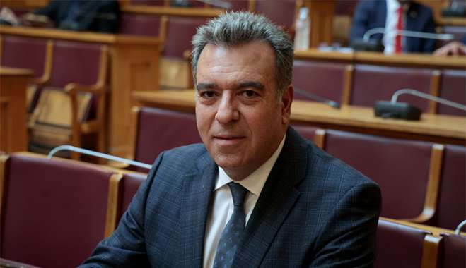 ΜΑΝΟΣ ΚΟΝΣΟΛΑΣ: «Δώδεκα μειώσεις φόρων και οικονομική ενίσχυση των οικονομικά αδύναμων συμπολιτών μας»
