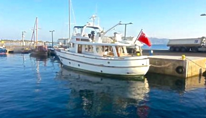 Πολυτελής θαλαμηγός ...αποβιβάζει λαθρομετανάστες στο λιμάνι της Κω