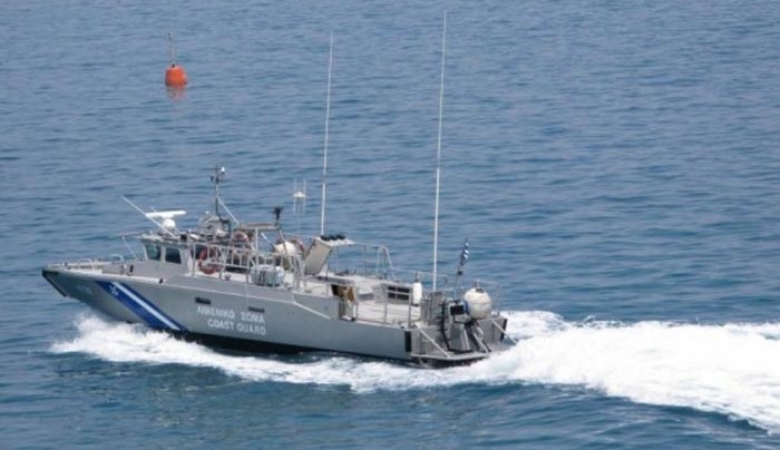 3 Έλληνες "μπλεγμένοι" στην υπόθεση με την ακυβέρνητη λέμβο με τους μετανάστες στο Ιόνιο