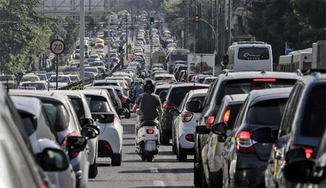 Χάνουν το δίπλωμα και πληρώνουν 350 ευρώ -Τι πρέπει να ελέγξουν στην πινακίδα οι ιδιοκτήτες των παλιών ΙΧ