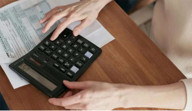 Φορολογικές δηλώσεις: Πότε λήγει η προθεσμία υποβολής τους: Τι ισχύει για την έκπτωση φόρου