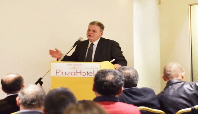 Ο κ. Μανώλης Γλυνός στην ομιλία του κ. Γιώργου Νικητιάδη