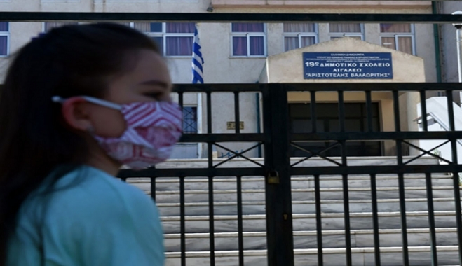 Εκρηξη κρουσμάτων στα παιδιά – Ερχονται νέες οδηγίες για σχολεία και καραντίνα