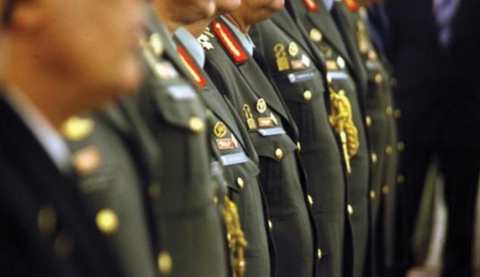 Υπερ του «Ναι» στρατηγοί και ανώτεροι στρατιωτικοί