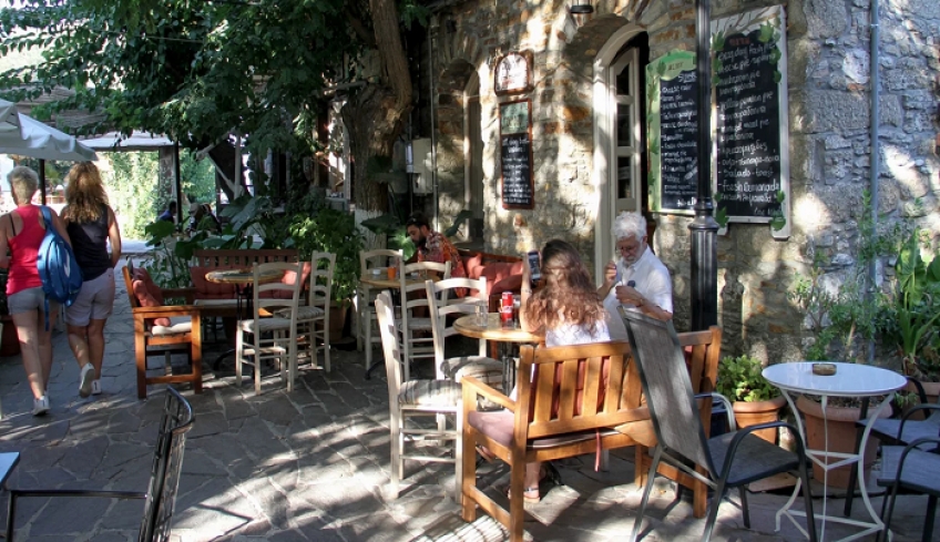 Σε επίπεδο 4 Ικαρία, Ηλεία και Αχαΐα -Τι μέτρα ισχύουν σε αυτές τις περιοχές