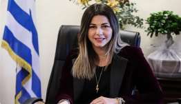 Με πρωτοβουλία Ζαχαράκη, τέλος στο αυτόφωρο για υπηρεσιακά αδικήματα εκπαιδευτικών – Τι αλλάζει με τη νέα διάταξη