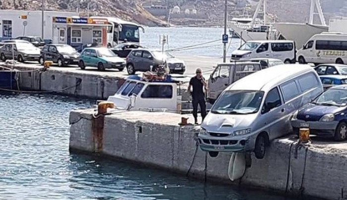 Απίστευτο! Σχοινί πλοίου παρέσυρε Ι.Χ. στην Κάλυμνο