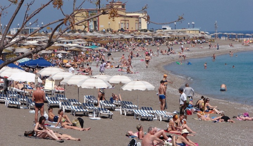 Φυλάκιση έως 6 μήνες και πρόστιμο 1.000 ευρώ για όποιον κάνει άγρα πελατών