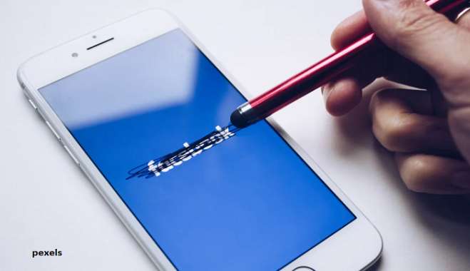 Προβλήματα σε Facebook, Instagram και WhatsApp