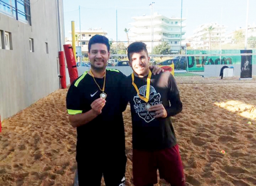 ΘΡΙΑΜΒΕΥΣΑΝ ΣΕ ΤΟΥΡΝΟΥΑ ''BEACH TENNIS'' ΣΤΗΝ ΓΛΥΦΑΔΑ ΟΙ ΚΩΟΙ ΠΑΝΔΗΣ ΚΑΙ ΚΟΥΡΖΗΣ!