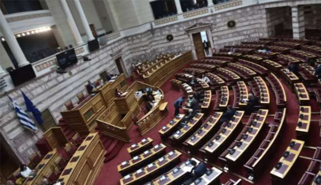 Σήμερα στη Βουλή το νομοσχέδιο για την οπαδική βία - Μαζί η τροπολογία για το αγροτικό ρεύμα