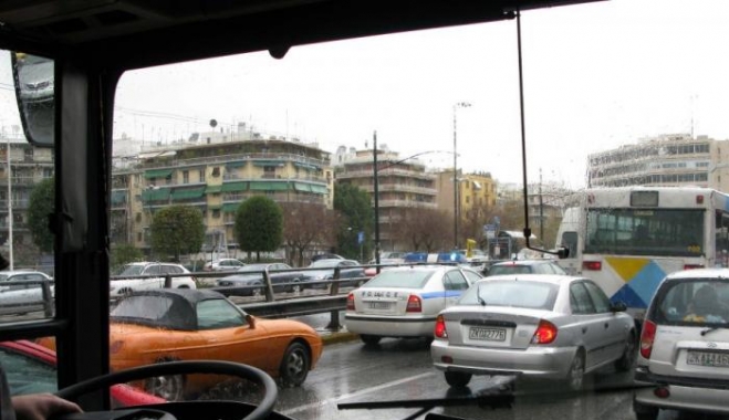 Γιάννενα: Χαμός σε λεωφορείο των ΚΤΕΛ – Η γλυκιά κοπέλα έκρυβε «ένοχα» μυστικά!