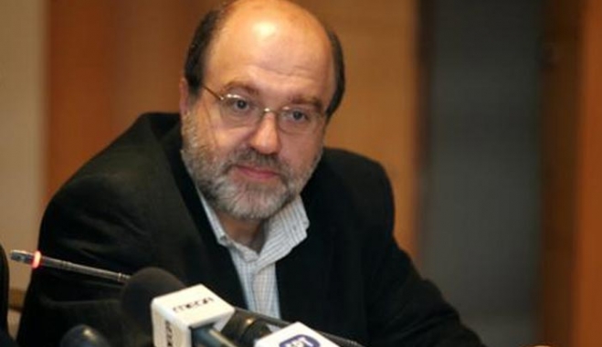 Τρ. Αλεξιάδης προς τράπεζες: Μειώστε τις προμήθειες για τη χρήση πλαστικού χρήματος