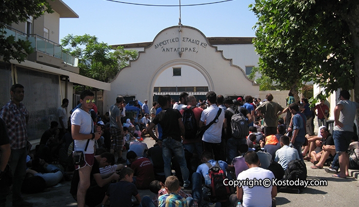 Πιο γρήγορα οι ταυτοποιήσεις προσφύγων στα νησιά- Στέλνουν προσωπικό και μηχανήματα