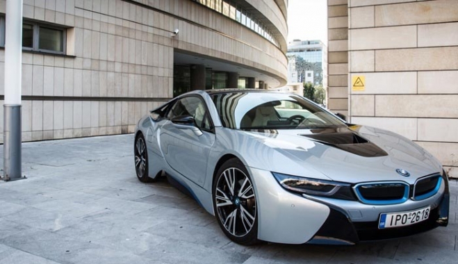 Πέντε BMW i8 κυκλοφορούν ήδη στην Ελλάδα...