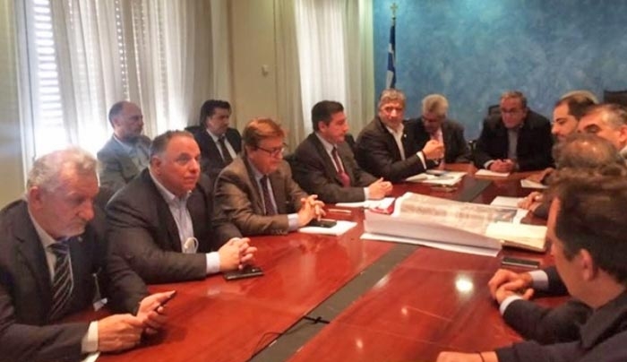 Μήνυμα προς Μουζάλα: Δεν θα μετατραπούν οι δήμοι σε «αποθήκη» απελπισμένων ψυχών