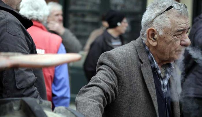 Μεγάλο «ψαλίδι» στο αφορολόγητο από το 2019 και στις συντάξεις από το 2020 αποδέχθηκε η κυβέρνηση