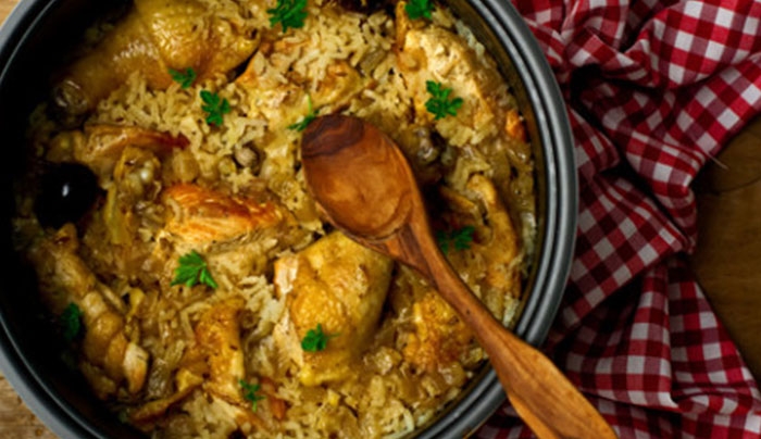 Κοτόπουλο με ρύζι στο φούρνο