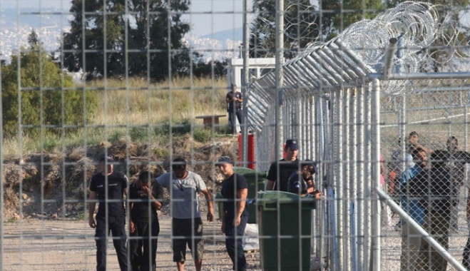 Ξανανοίγουν τα Κέντρα Κράτησης Μεταναστών
