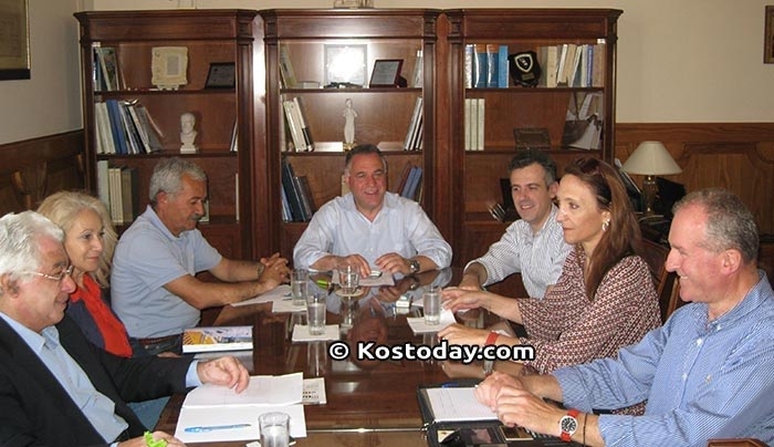 “Η Κως είναι φτιαγμένη από πολύ σκληρό μέταλλο. Συνάντηση του Δημάρχου με τους επικεφαλής των δημοτικών παρατάξεων.”