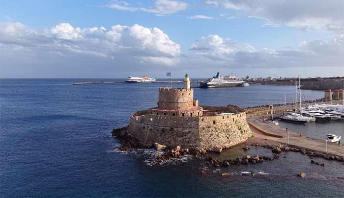 «ΟΠΟΥ ΥΠΑΡΧΕΙ ΕΛΛΑΔΑ» Με την Ευλαμπία Ρέβη και τον Γιώργο Κουρδή, Ζωντανά από τη Ρόδο Σήμερα στις 14.45 στον ΣΚΑΪ