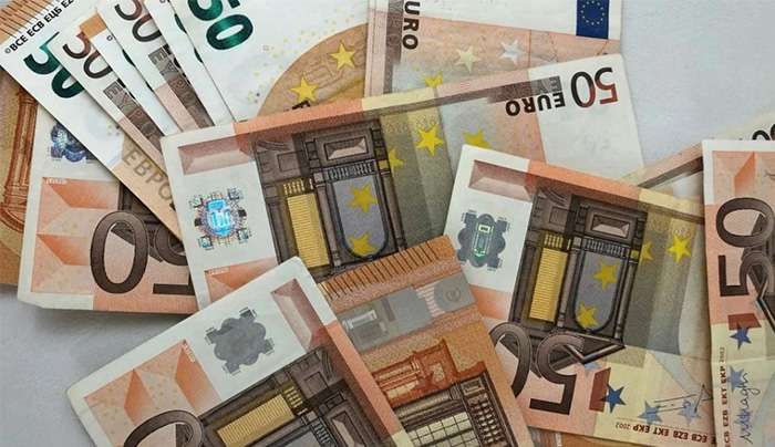 Αυξήσεις και αναδρομικά θα λάβουν τον Μάιο σχεδόν 76.000 ένστολοι - Αναλυτικοί πίνακες