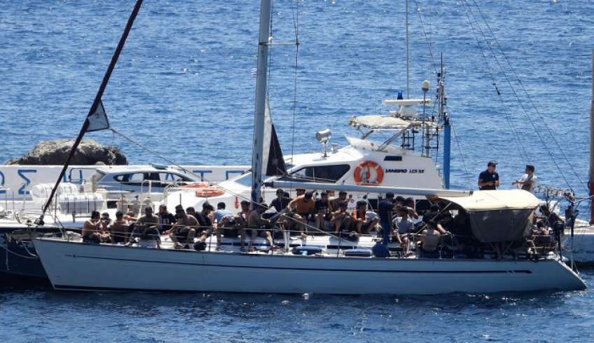 Ιστιοφόρα – φαντάσματα με πλώρη για Ιταλία – H επικίνδυνη διαδρομή των διακινητών