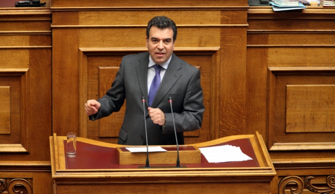 Τη διασύνδεση των νησιών του Αιγαίου με το ηπειρωτικό δίκτυο της ΔΕΗ, ζήτησε ο Μάνος Κόνσολας