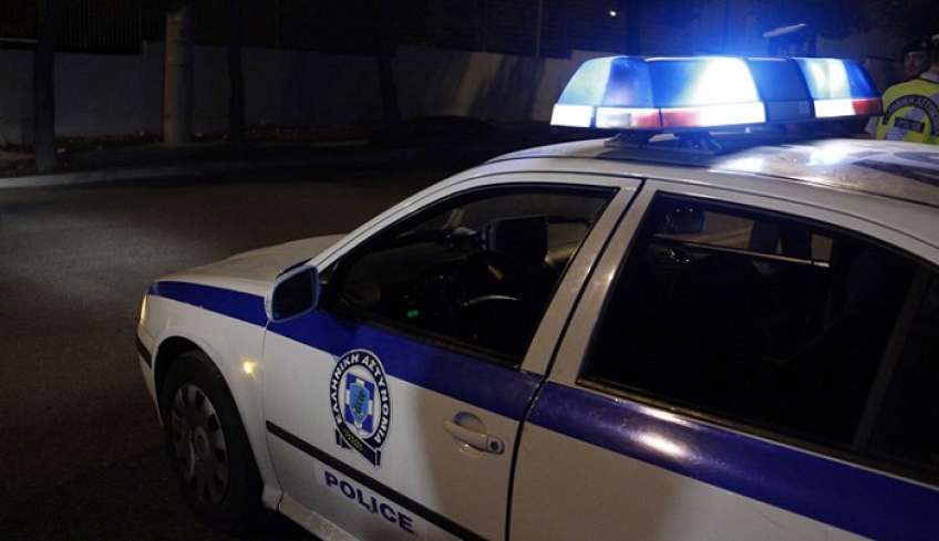 Μενίδι: Αδέσποτη σφαίρα «καρφώθηκε» στο ποδήλατο τρίχρονης (βίντεο)