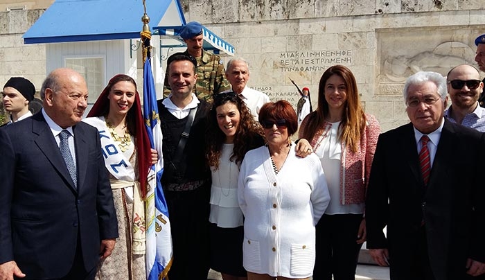 Η χορευτική ομάδα του συλλόγου φίλων μουσικής "ΑΡΙΩΝ" για τα 70 χρόνια από την Ενσωμάτωση (φωτό)
