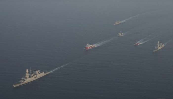 Αντίστροφη μέτρηση για το 48ωρο τελεσίγραφο Τραμπ στο Ιράν να ανοίξει τα Στενά του Ορμούζ