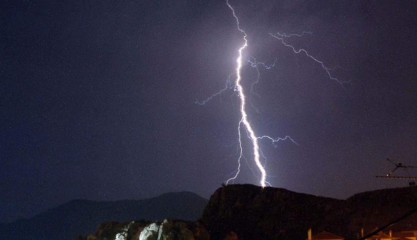 Τραγωδία στην Καβάλα: Νεκρός 55χρονος που χτυπήθηκε από κεραυνό