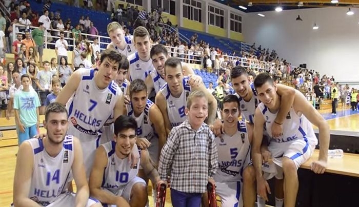 Η συγκινητική αφιέρωση των παικτών της Εθνικής Εφήβων