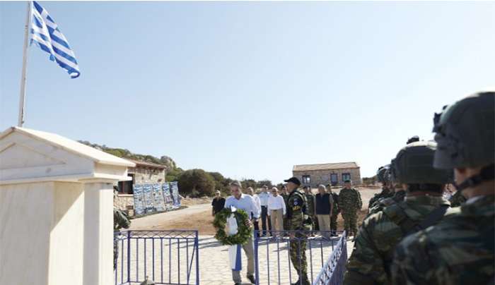 Ο Πρωθυπουργός Κυριάκος Μητσοτάκης κατέθεσε στεφάνι στο μνημείο της Κυράς της Ρω, Δέσποινας Αχλαδιώτου