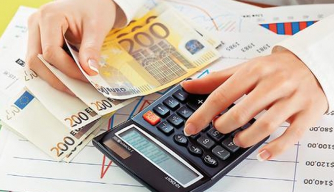 Εκτακτη εισφορά αναδρομικά από 1/1/2015 - Ποιοι θα δουν μειώσεις μισθών από 459 ευρώ ως και 1.260 ευρώ τον χρόνο