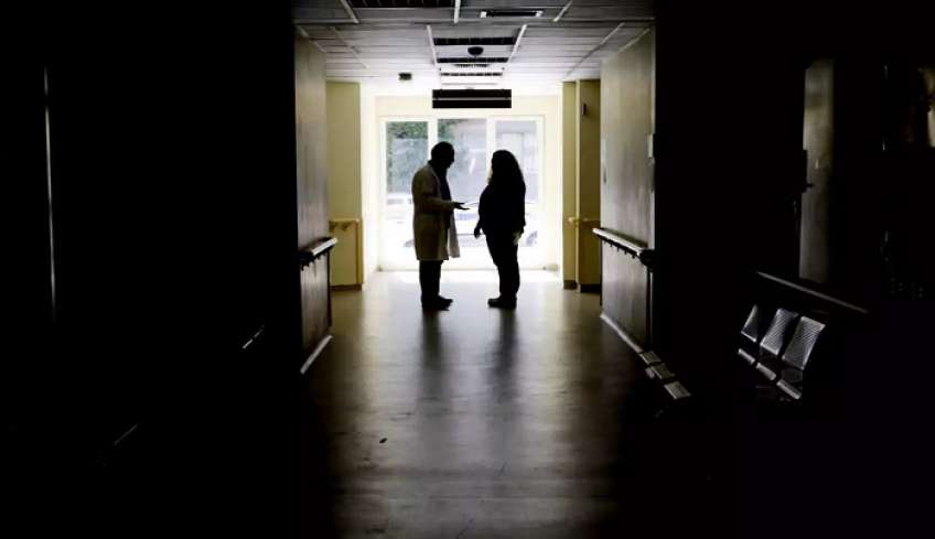 Φουντώνει η γρίπη και στην Ελλάδα – Γιατί ανησυχούν φέτος οι γιατροί