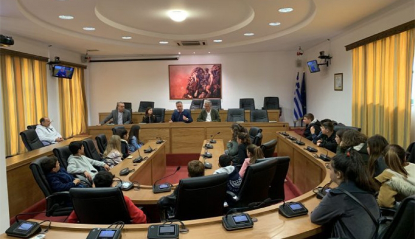 Γέμισε όμορφα, καθαρά και χαμογελαστά πρόσωπα η αίθουσα του Δημοτικού Συμβουλίου Κω.