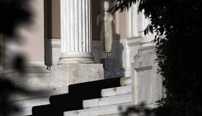Υπερωρίες στο Μαξίμου: Για τον Μάρτιο φτάνουν τα 50.000 ευρώ -Σε ποιους πηγαίνουν τα χρήματα