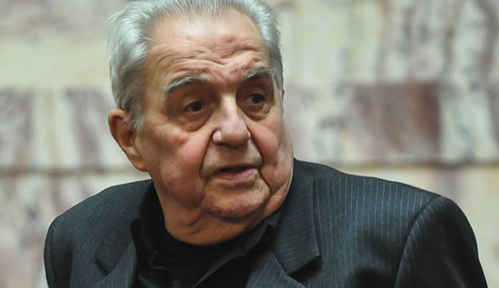 Ο Φλαμπουράρης προανήγγειλε... φοροεπιδρομή: Τι θα γίνει με ΦΠΑ, έκτακτη εισφορά, πρόωρες συντάξεις