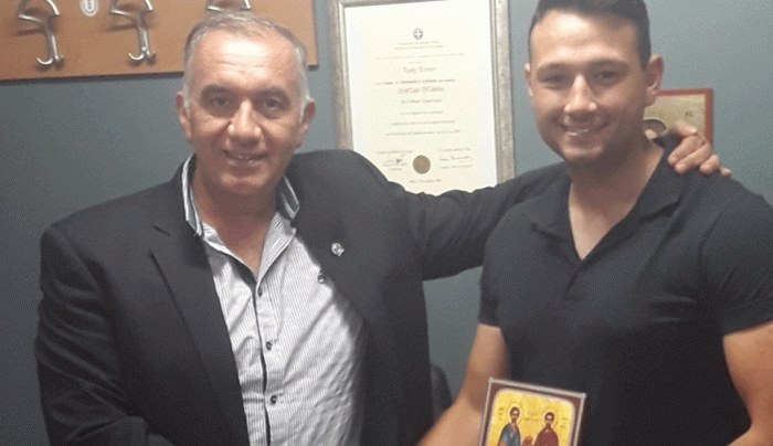Στρατιώτης στην Ρόδο παρέδωσε πορτοφόλι με 3000 ευρώ