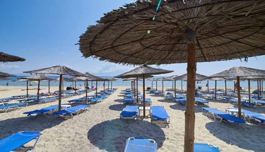 Οι νέοι κανόνες για τις παραλίες – Τι ισχύει για τις ξαπλώστρες, τη μουσική και τις αποστάσεις