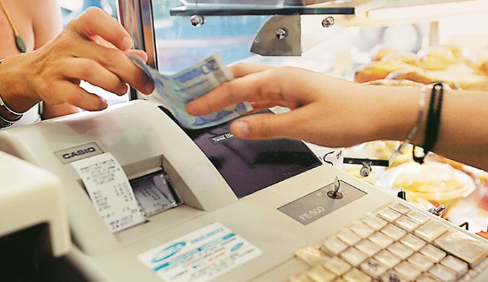 Επανέρχονται οι ταμειακές όπου καταργήθηκαν