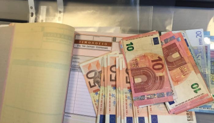 ΕΦΚΑ: Διπλό ραβασάκι για 300.000 ασφαλισμένους! Αναδρομικό χαράτσι