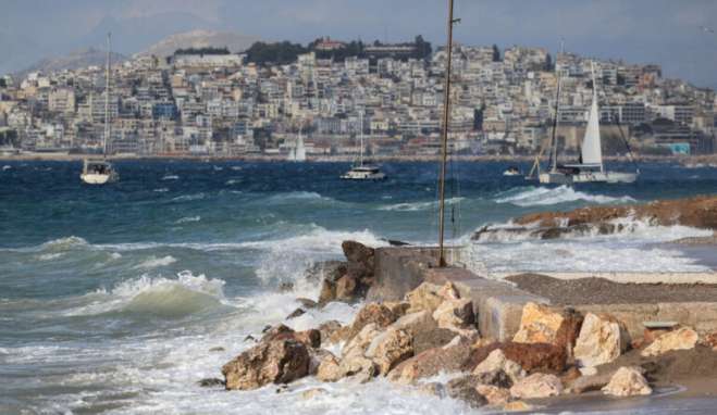 Έκτακτη σύσκεψη από την Επιτροπή Εκτίμησης Κινδύνου λόγω των θυελλωδών ανέμων – Την Παρασκευή (8/8) η κορύφωση με ριπές έως 9 μποφόρ