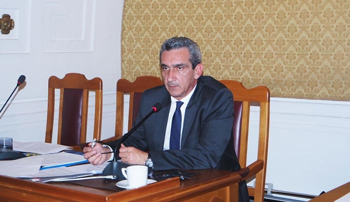 Γ. Χατζημάρκος: «Πριν τους δοθεί η δυνατότητα να ασελγήσουν επί των νησιών μας, ξήλωναν πεζοδρόμια!»