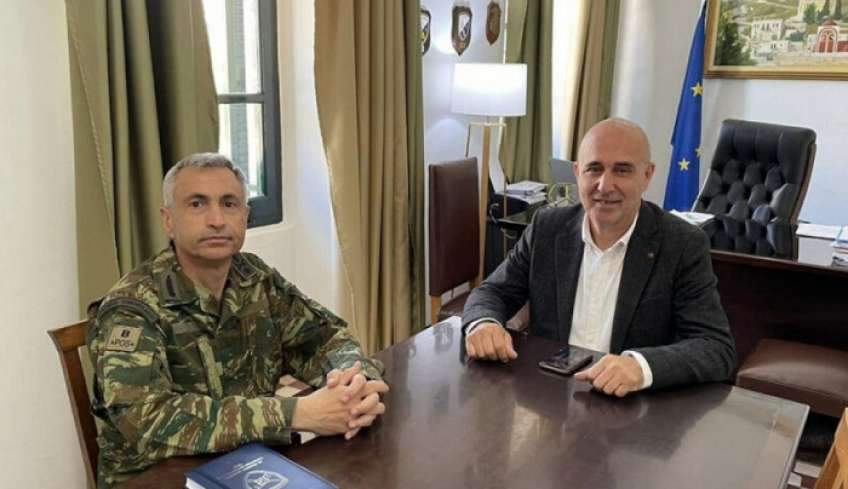 Επίσκεψη του νέου Ταξιάρχου στον Δήμαρχο Λέρου