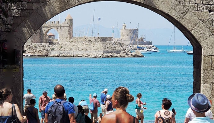 Τουρισμός: Ο Μάϊος και η φωτογραφία του φετινού καλοκαιριού-Οδηγός στην κούρσα η Δωδεκάνησος