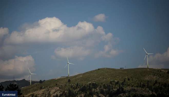 Σκρέκας: "Πράσινο" το 50% της ηλεκτρικής ενέργειας έως το τέλος του έτους - 500 εκατ. ευρώ το όφελος από τις ανανεώσιμες πηγές