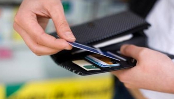Νέα κίνητρα για αποδείξεις και επιστροφή ΦΠΑ για συναλλαγές με πιστωτικές κάρτες